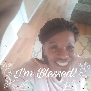 Meet your Posher, Deboraha